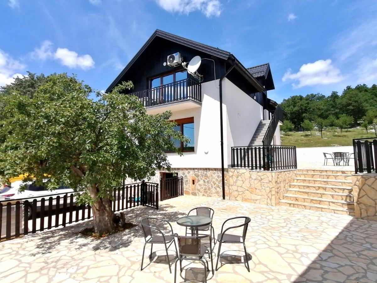 Farma & Apartmani II Opg Sasa Delic Grabusic Exteriör bild
