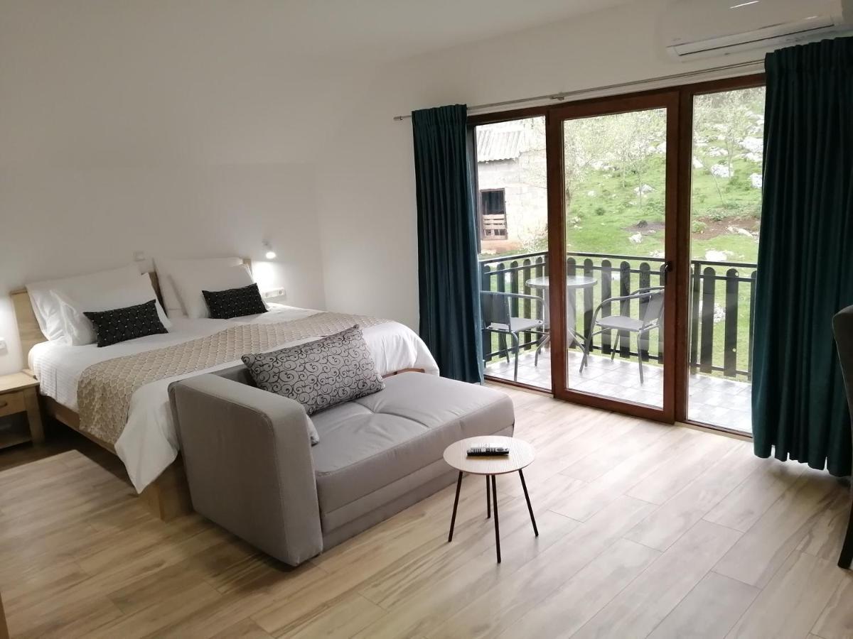 Farma & Apartmani II Opg Sasa Delic Grabusic Exteriör bild