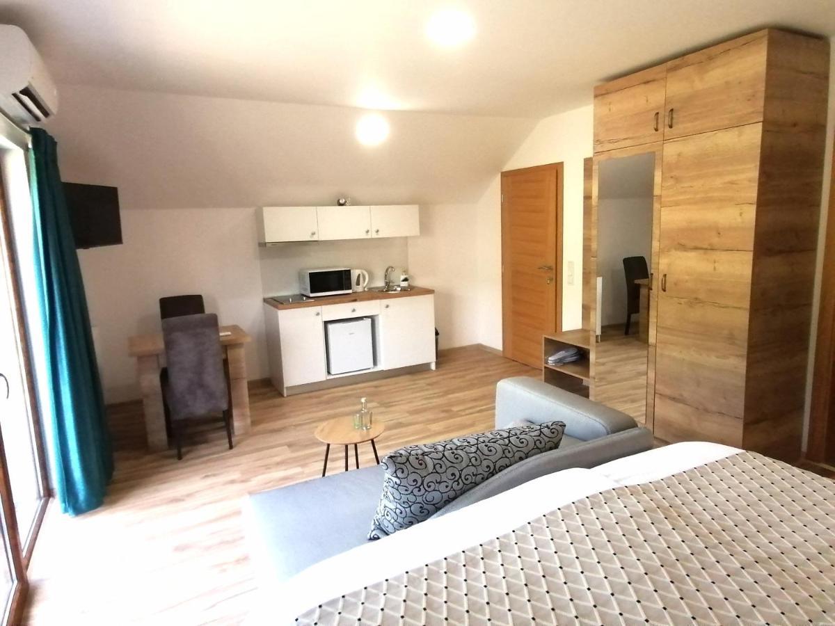 Farma & Apartmani II Opg Sasa Delic Grabusic Exteriör bild